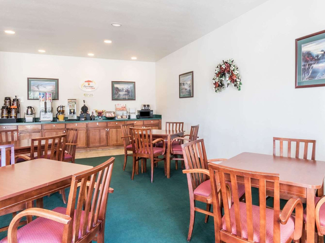 Super 8 by Wyndham Kountze Big Thicket Nat'l Pres Area主图