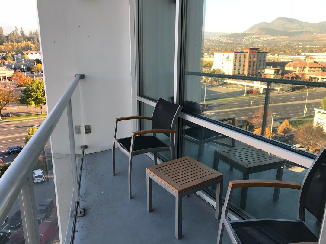 贝斯特韦斯特普鲁士科罗瓦套房酒店主图