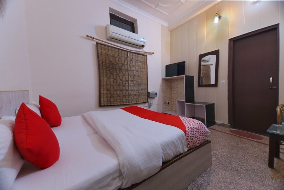 OYO 8988 Radha Krishna Guest House主图