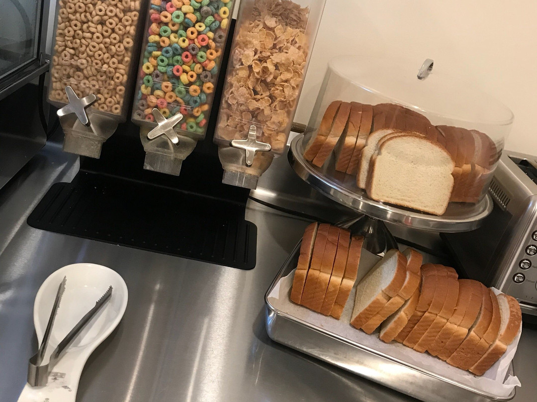 The Queens Hotel主图