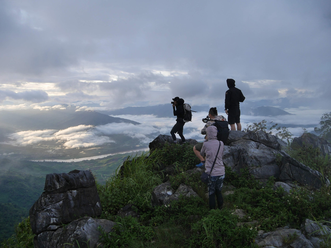 Crazy Tour Guide-夜登必去景点