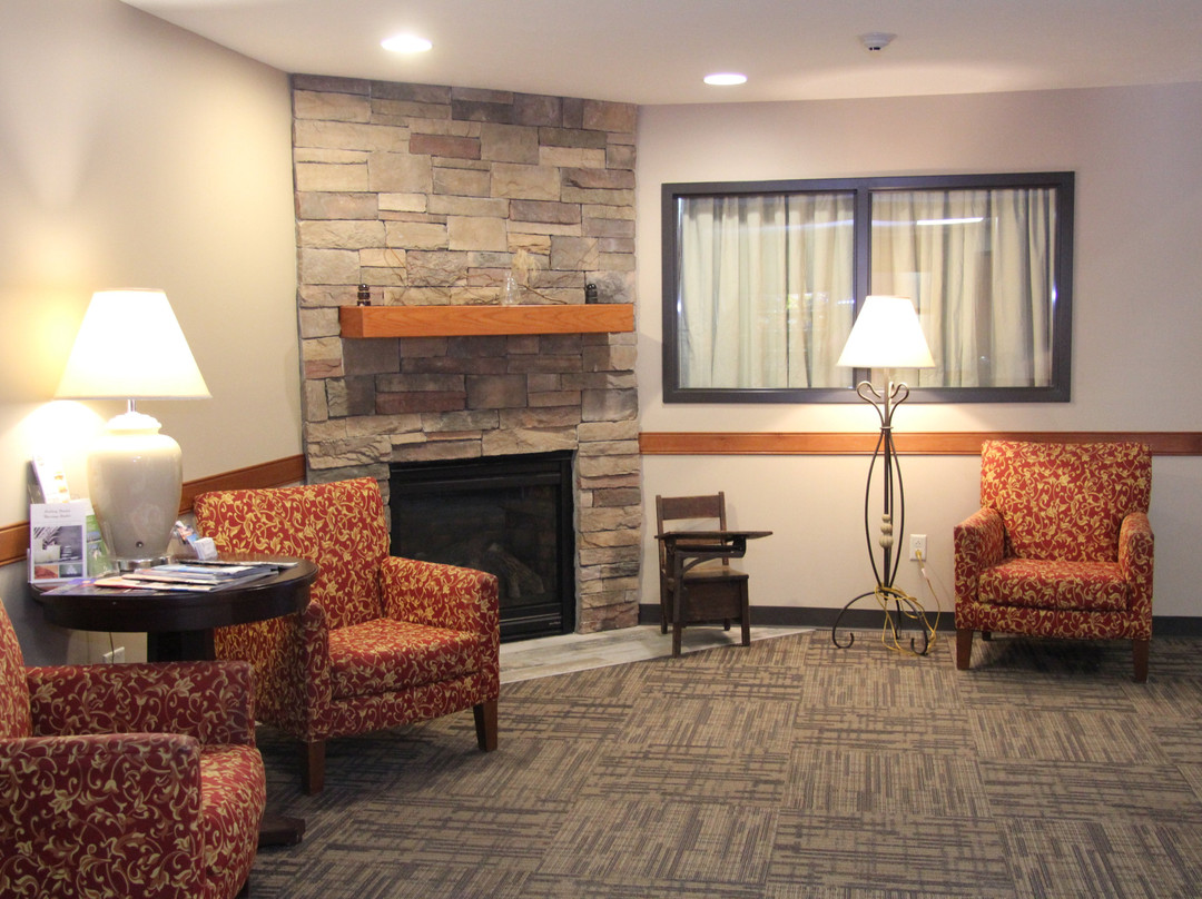 Green Acres Hotel主图