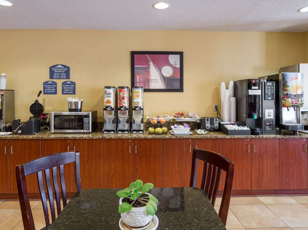 Microtel Inn & Suites by Wyndham Hillsborough主图