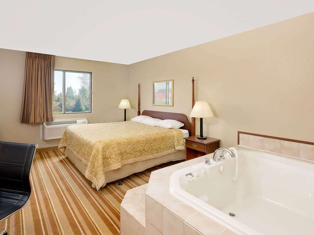 Super 8 by Wyndham O Neill NE主图