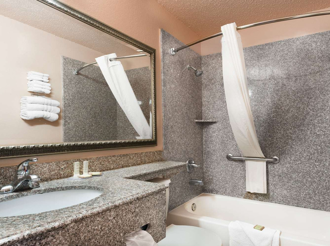 Super 8 by Wyndham San Antonio/I-35 North主图