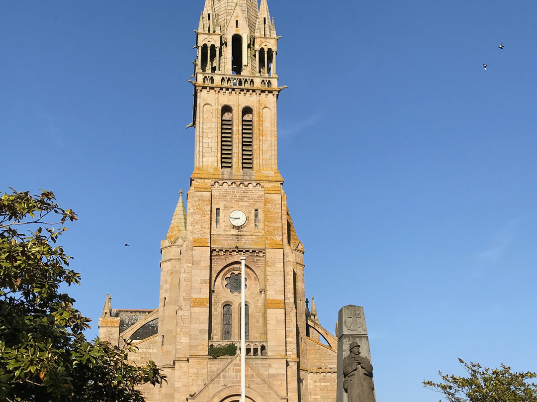 Eglise Saint Pierre et Saint Paul景点图片