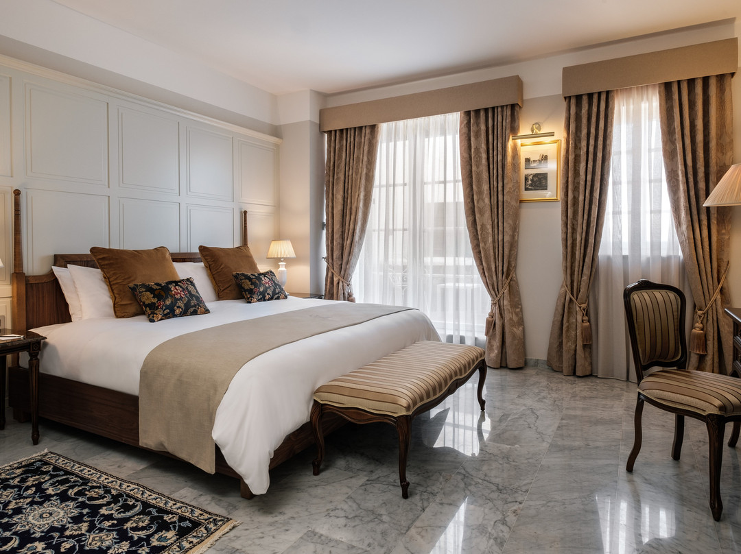 Palais Le Brun主图