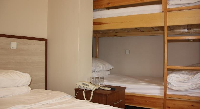 Hotel Crowded House主图