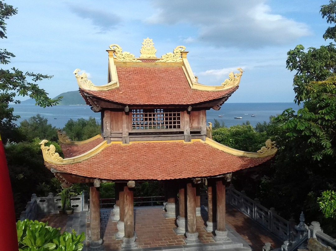 Van Son Pagoda-昆山岛必去景点