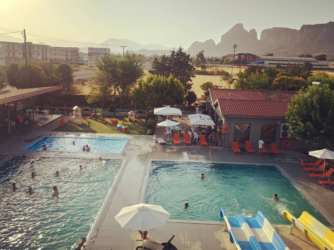 Platanos酒店住宿-Philoxenia