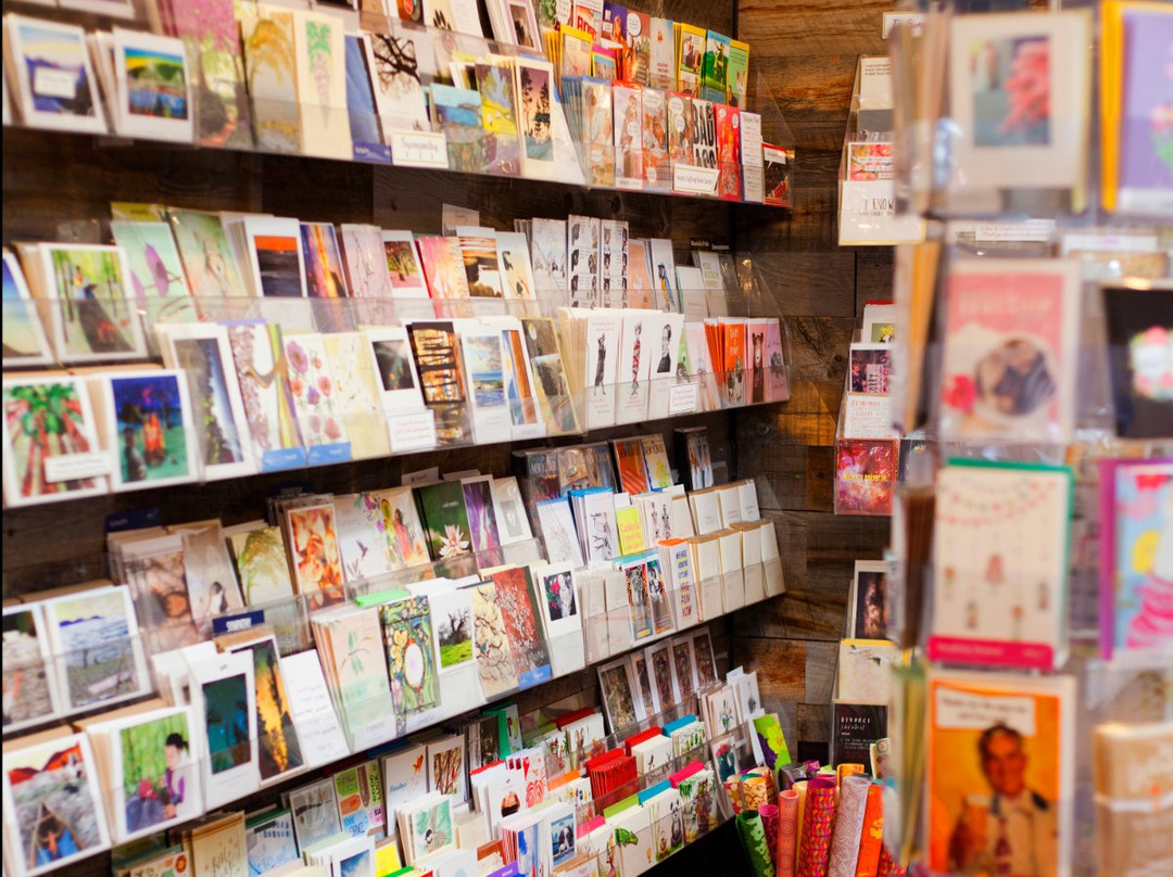 Branches Uncommon Cards & Curious Finds-波特兰必去景点