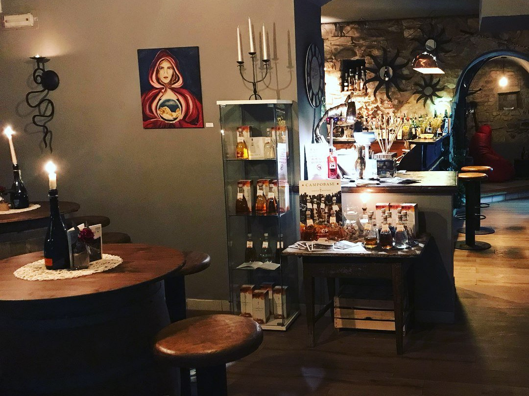 Kokobi Cocktail & Wine Pub景点图片