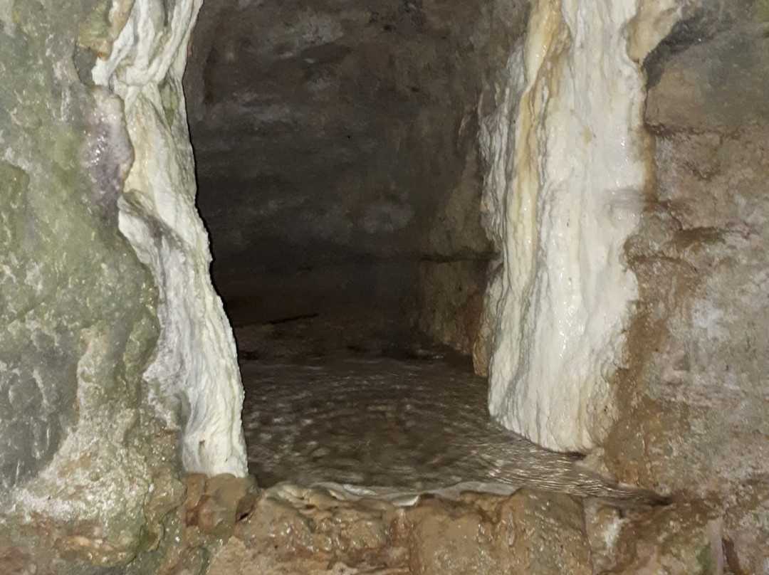 Hinayagan Cave-比斯利格必去景点