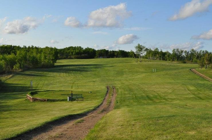 Hardisty Lakeview Golf Course-Hardisty必去景点