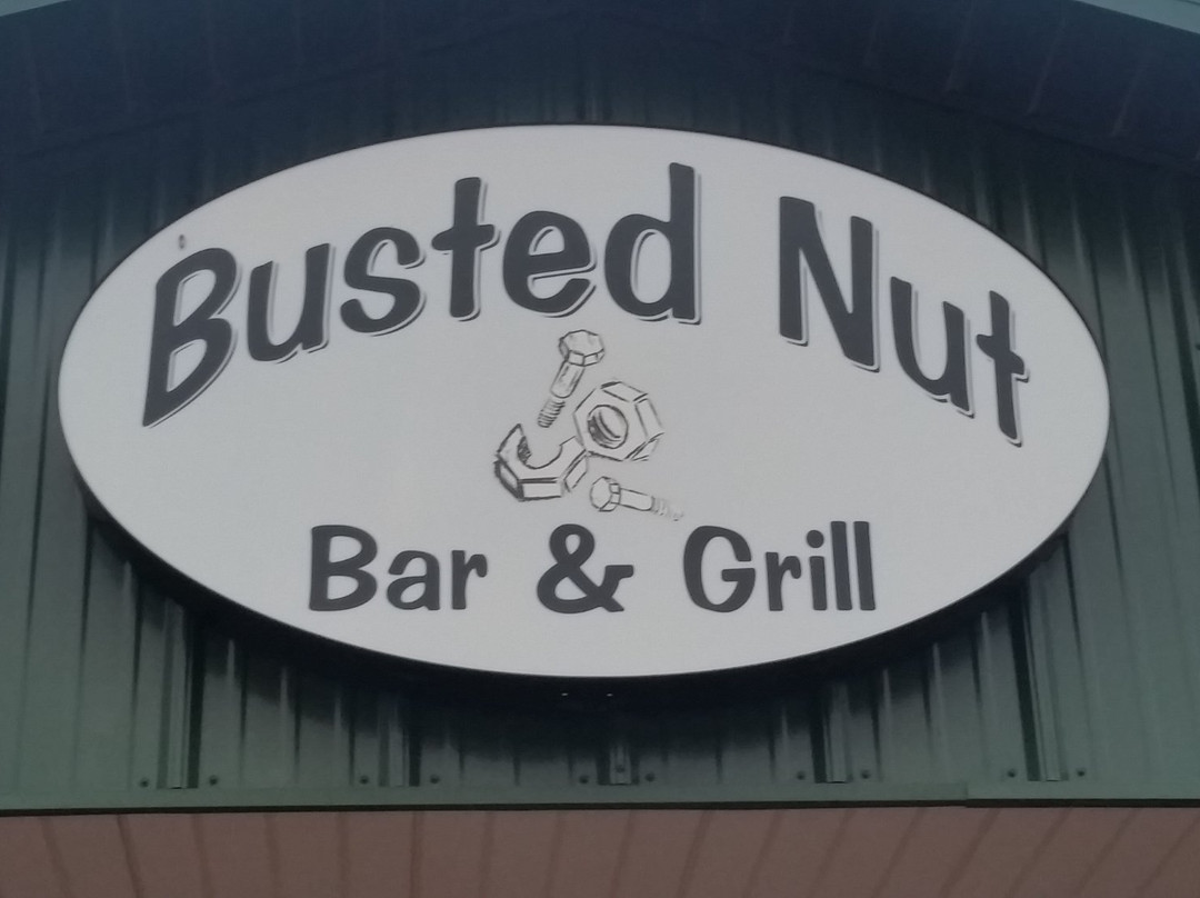 Busted Nut Bar & Grill景点图片
