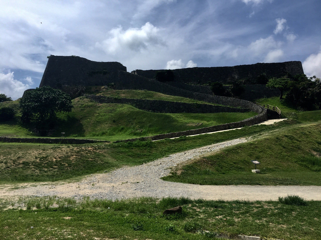 Katsuren Castle Ruins景点图片