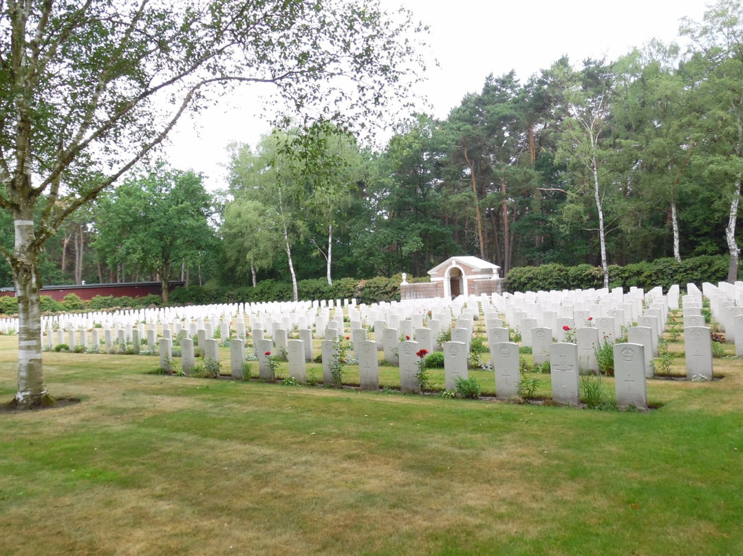 Mierlo war cemetary景点图片