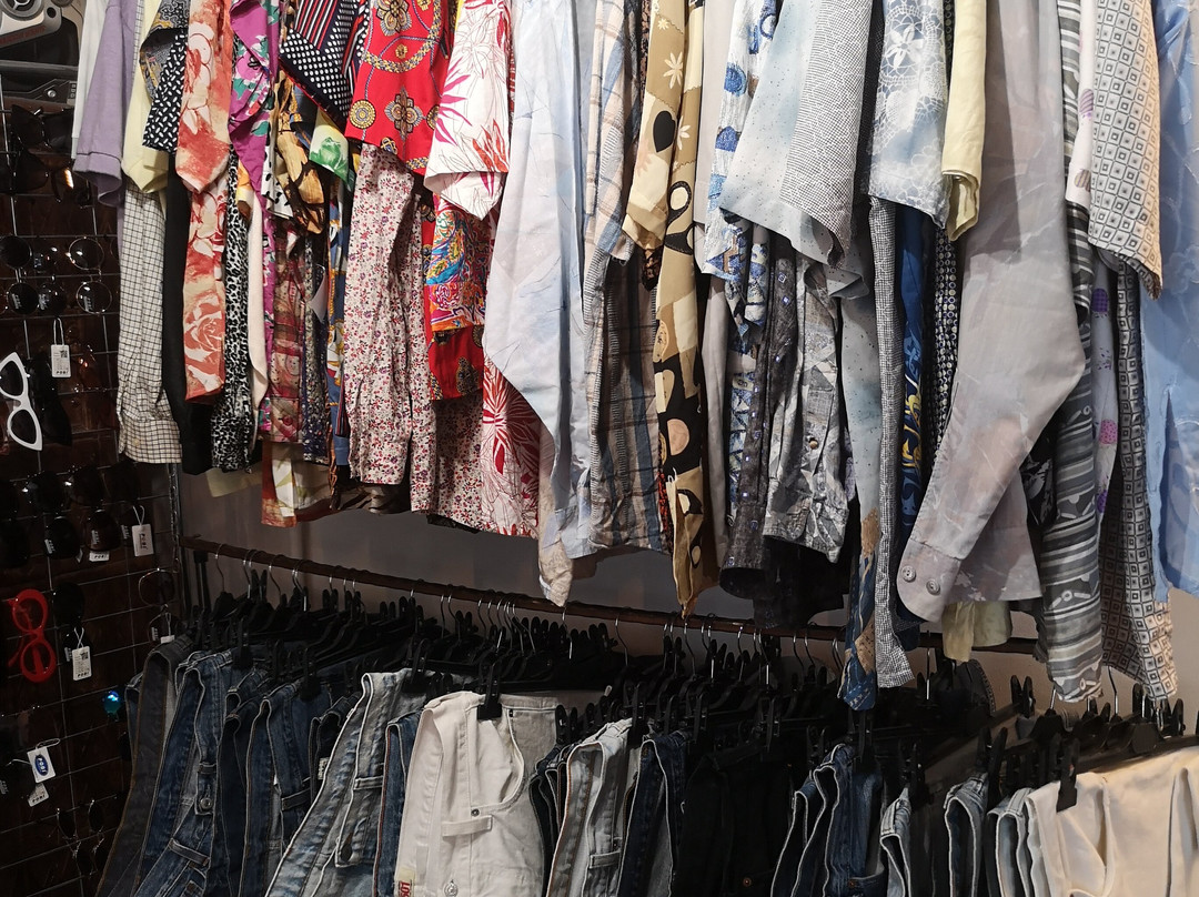 Opshop Vintage Store-布加勒斯特必去景点