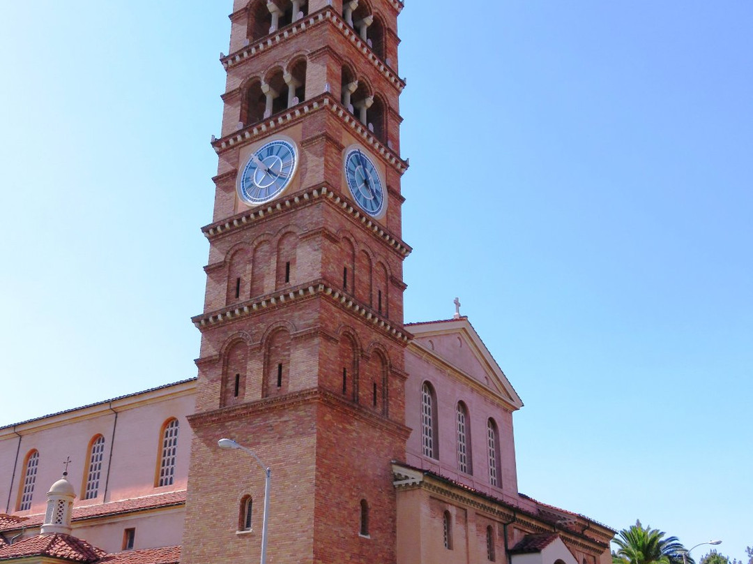 St. Andrew Church景点图片