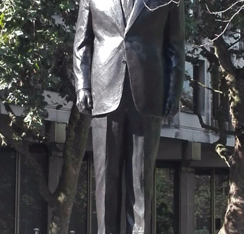 Ronald Reagan Statue景点图片