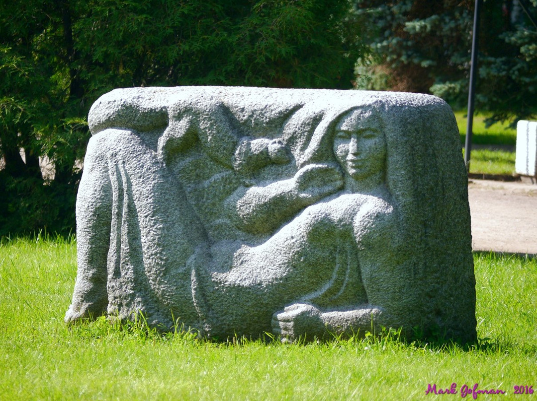 Sculpture People and Animals景点图片