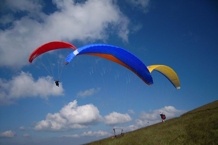 École de Parapente Libre Comme l'Air-Beaudean必去景点