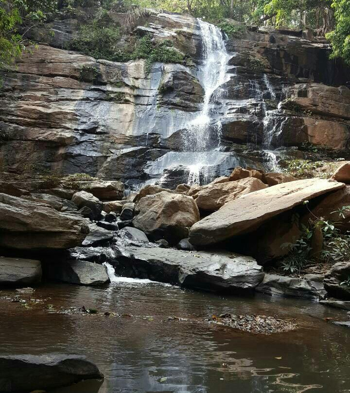 Tard Mork Waterfall-夜林必去景点
