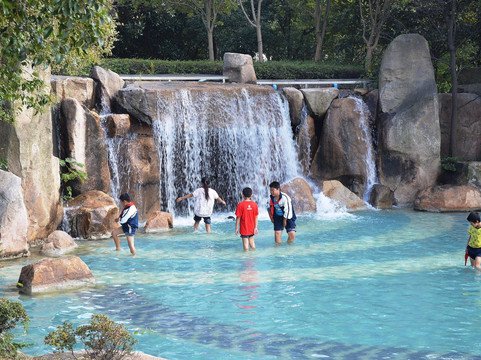 上海月湖雕塑公园-上海市必去景点