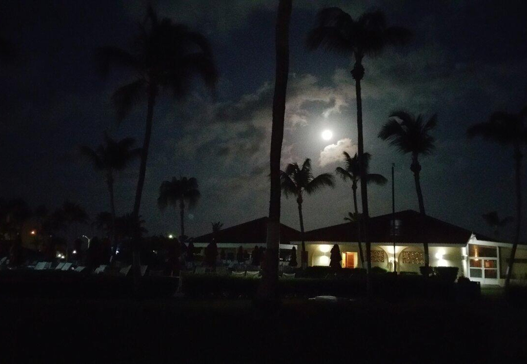 Glitz Casino-棕榈/鹰海滩必去景点