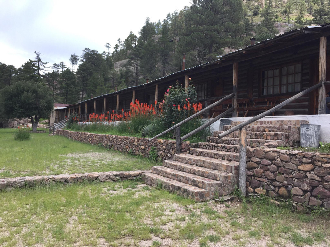 Copper Canyon Sierra Lodge