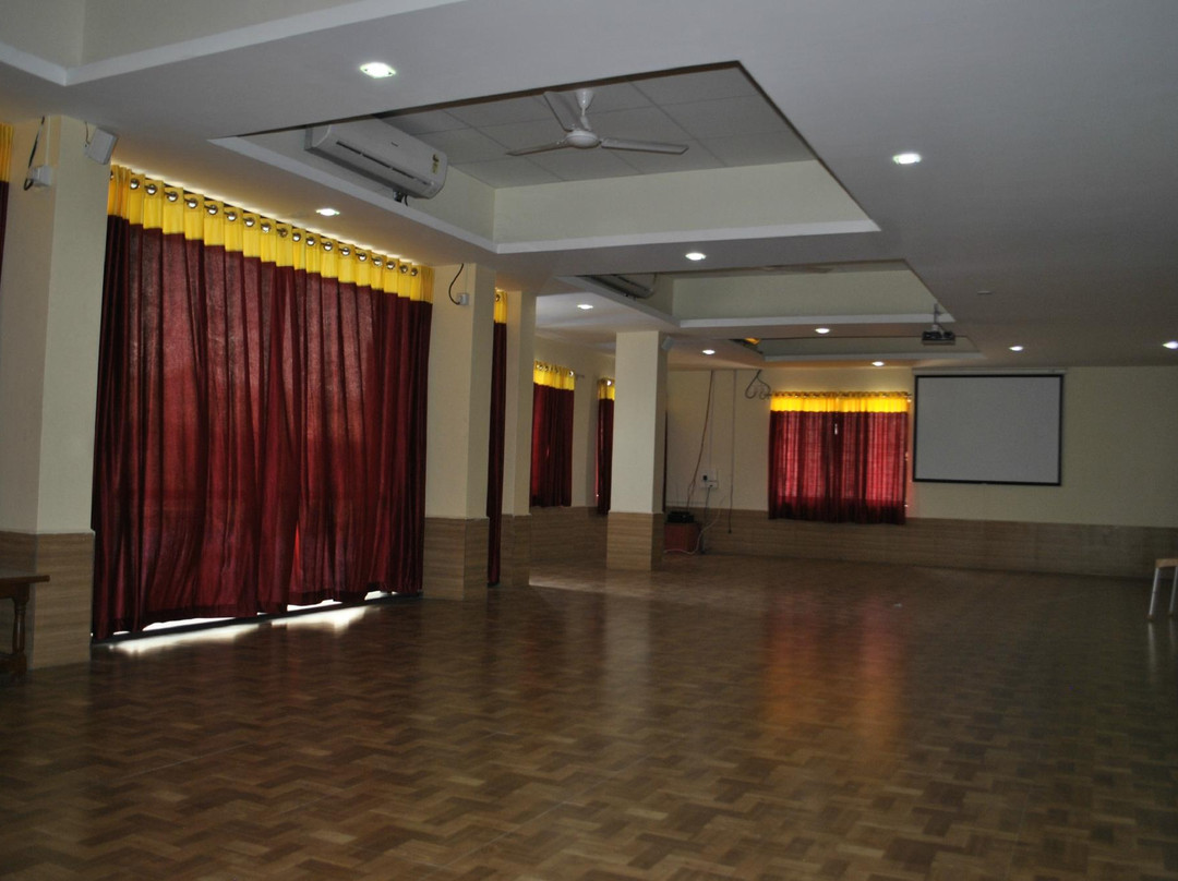 Iroomz Hotel Ashoka主图