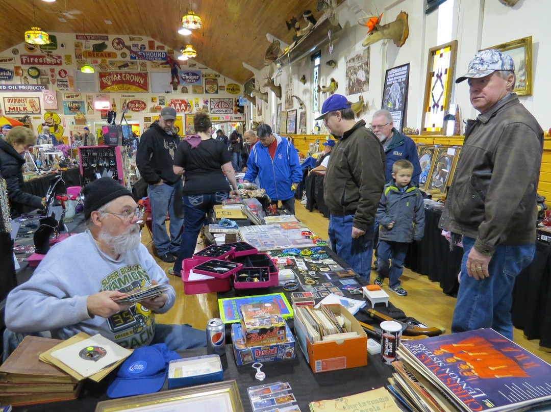 Indoor Shawano Wisconsin Flea Market-Shawano必去景点