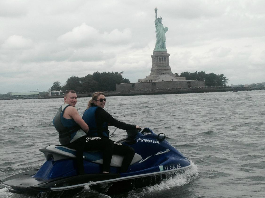 Jetty Jumpers-布鲁克林必去景点