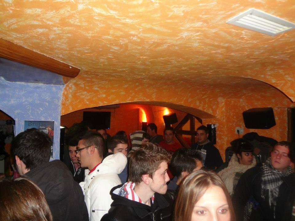 Pub Brujas景点图片