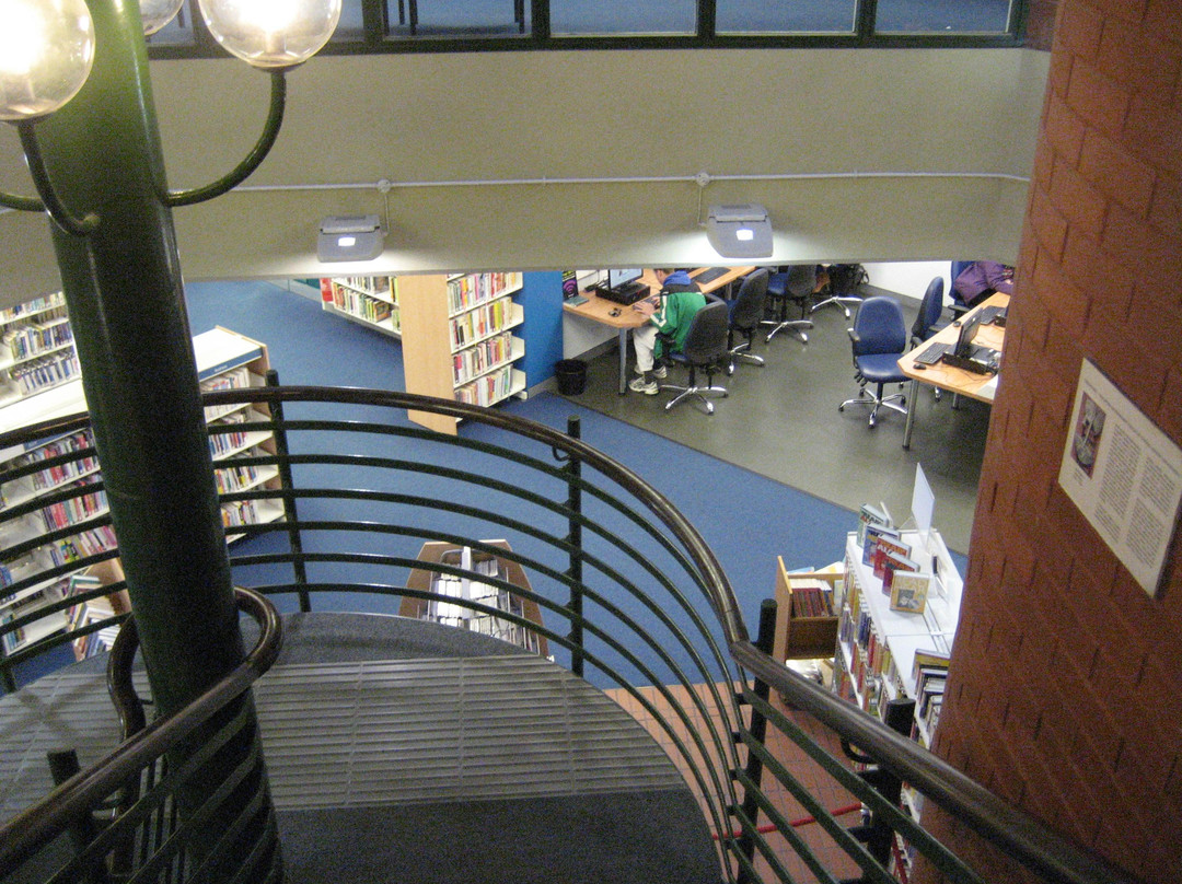 Derry Central Library-德里必去景点