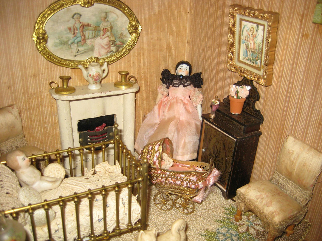 The Forde Doll & Doll House Collection景点图片