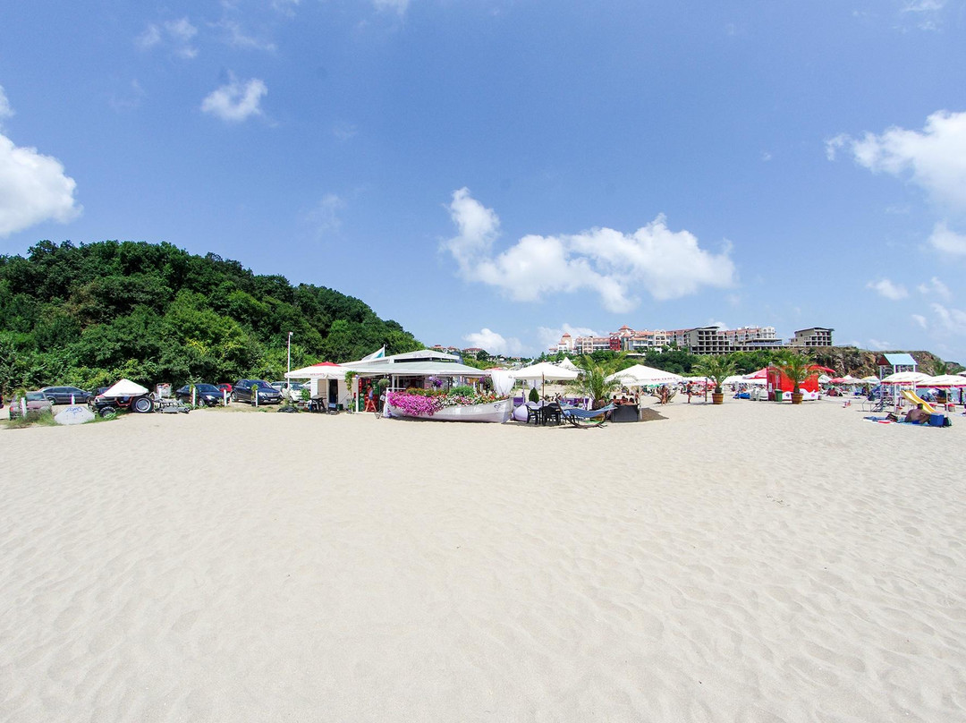 Butamyata Beach景点图片