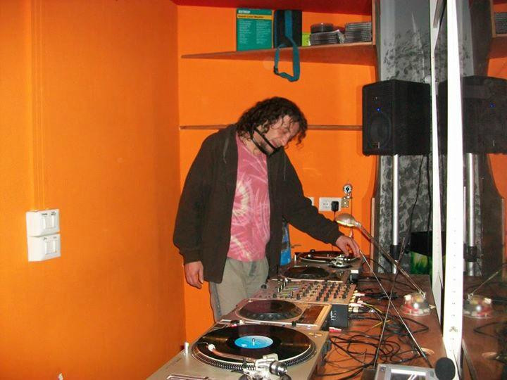 Onthemix Disco Bar - Music Shop-Fabriano必去景点