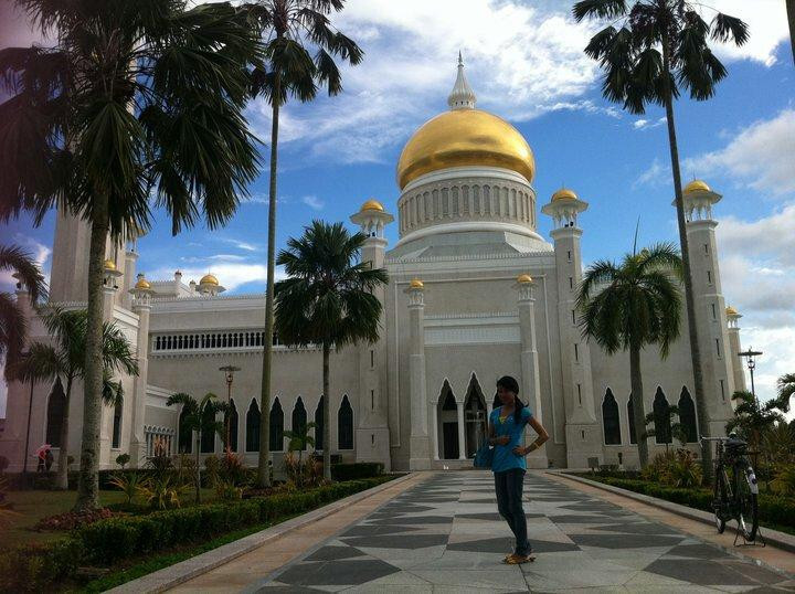 Omar Ali Saifuddien Mosque-斯里巴加湾必去景点