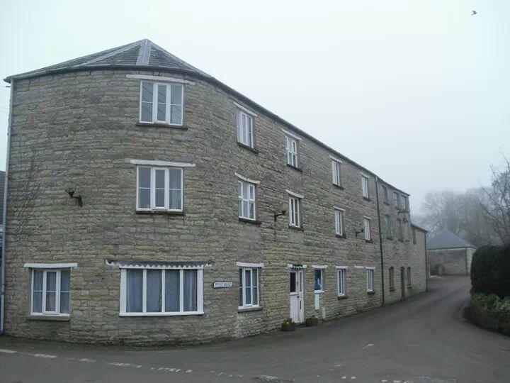 The Long House Pilton Bed and Breakfast-官方