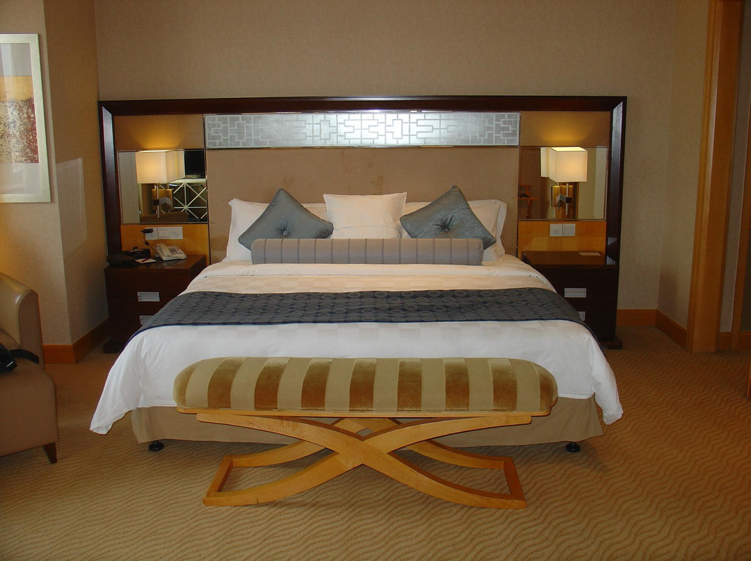 上海复旦皇冠假日酒店主图