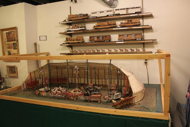 Dyer-Botsford Doll Museum-Dyersville必去景点