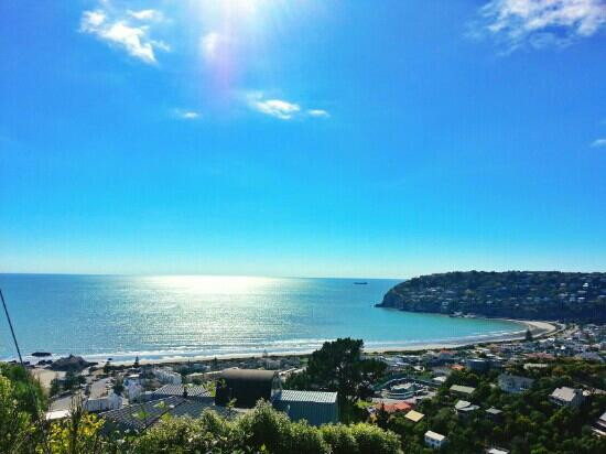 Sumner Beach (Cave Rock)景点图片
