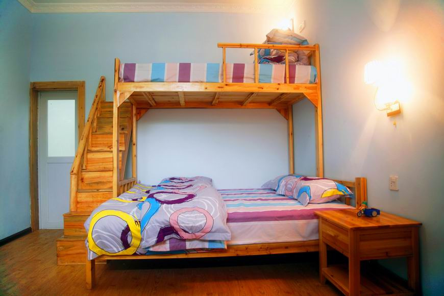 凤凰等你来主题客栈观景店主图