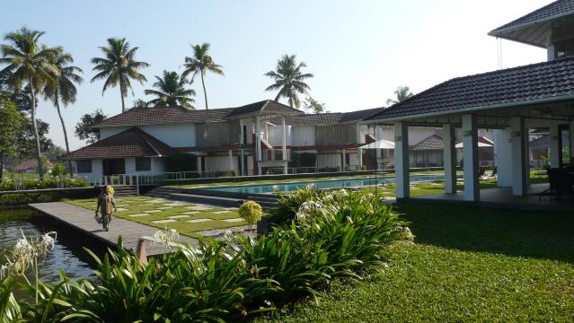 Edassery Kayal Resort-泳池