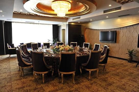 重庆丽苑维景国际大酒店（沙坪坝高铁站店）主图