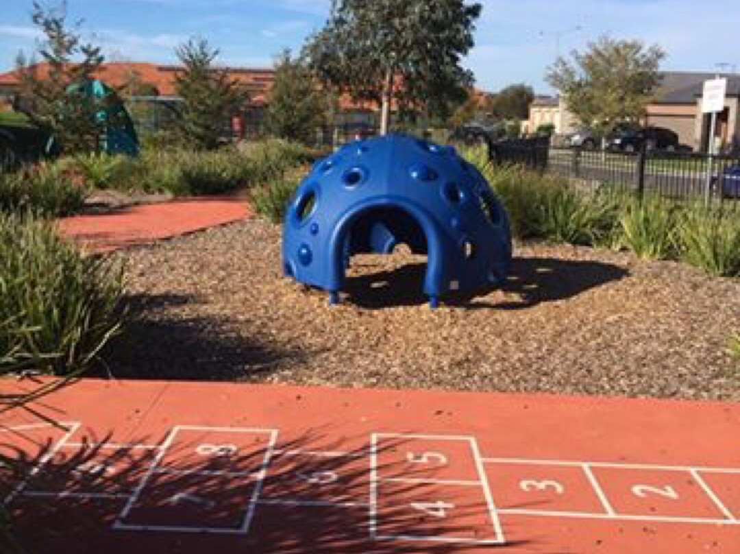 Taylors Hill Community Centre Playground景点图片