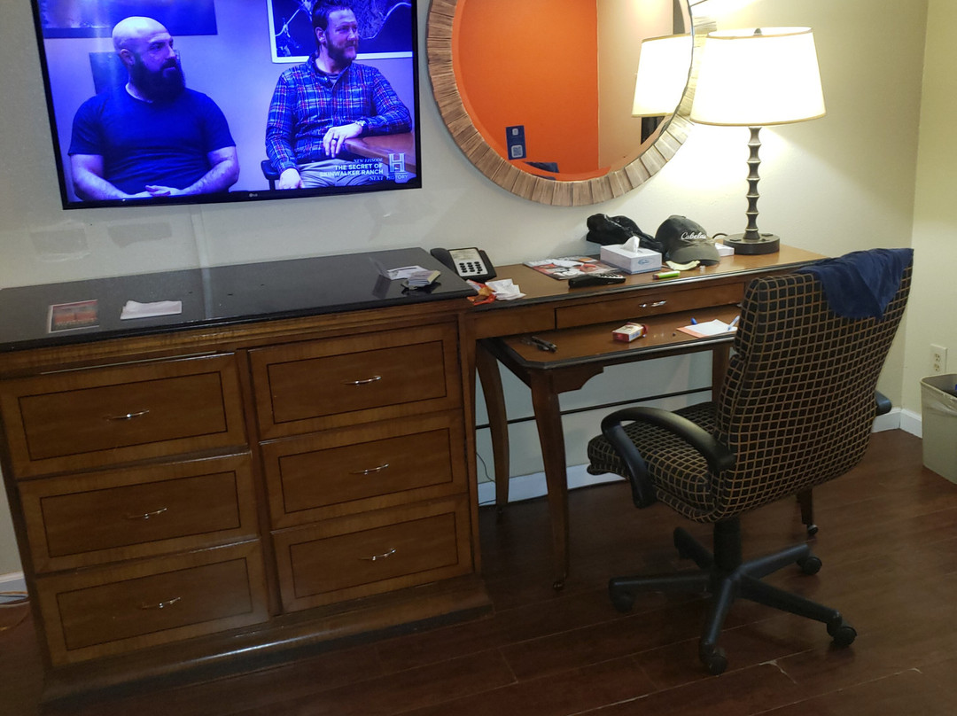 霍华德约翰逊普安那公园大酒店主图