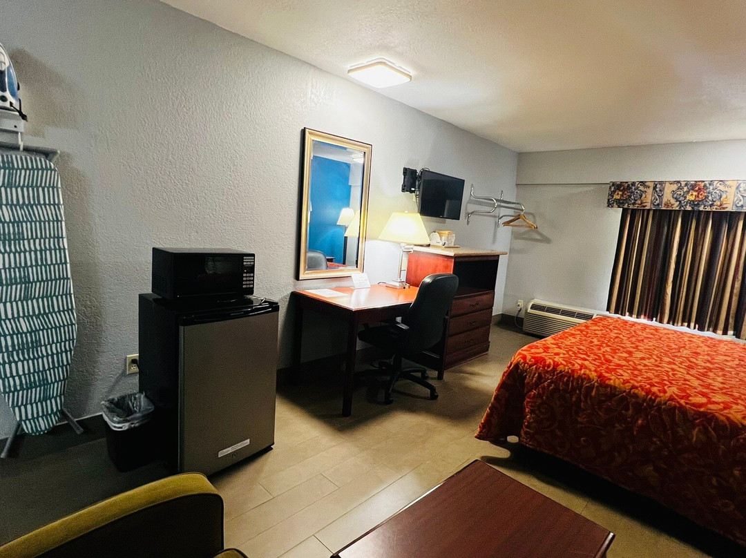 Holiday Lodge & Suites McAlester主图