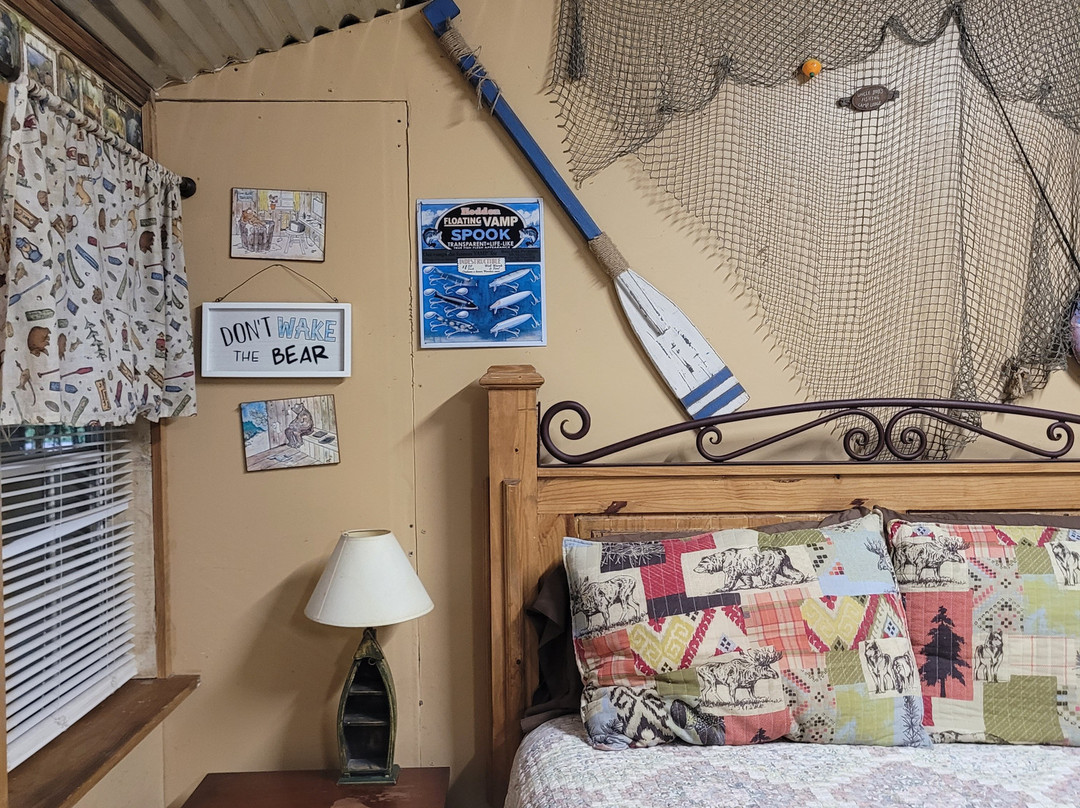 The Yellow Rose Cabin主图